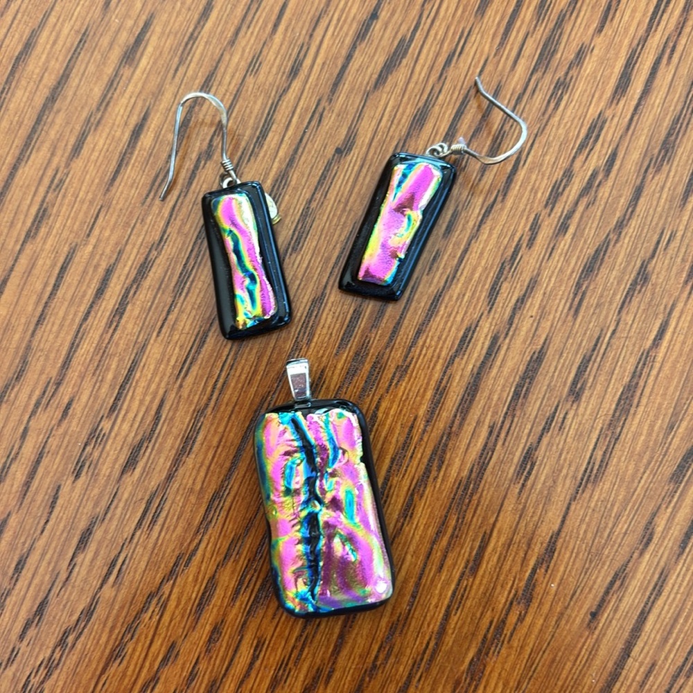 Pendants with matching earrings - Picture 5 of 6